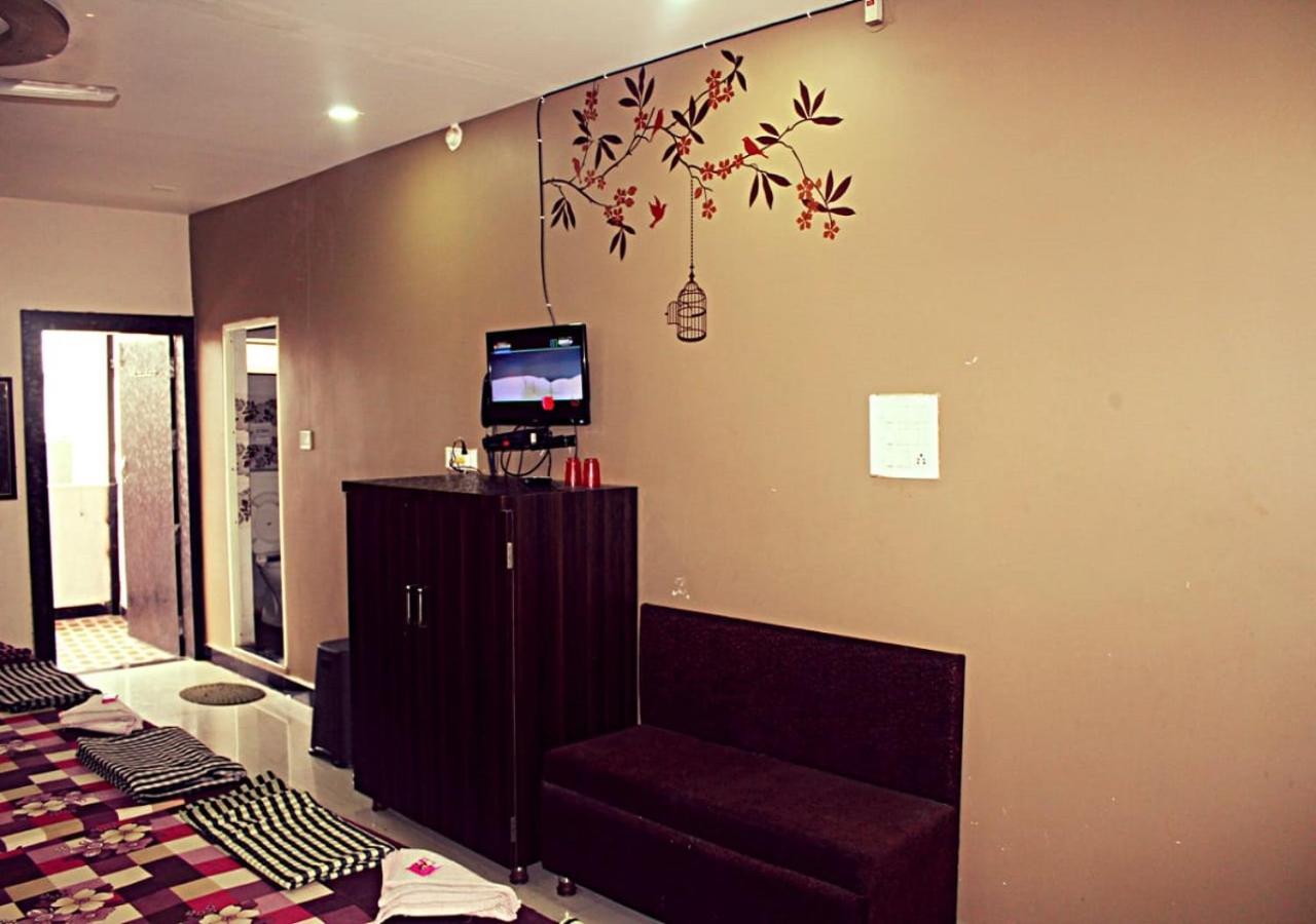 Mansarovar Guesthouse Ujjain Exteriör bild