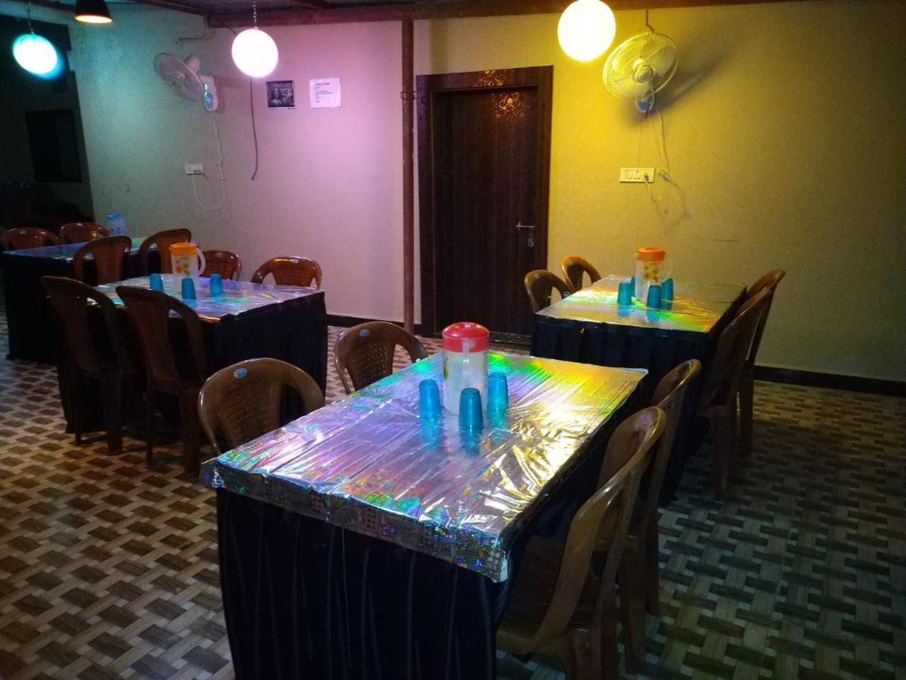 Mansarovar Guesthouse Ujjain Exteriör bild
